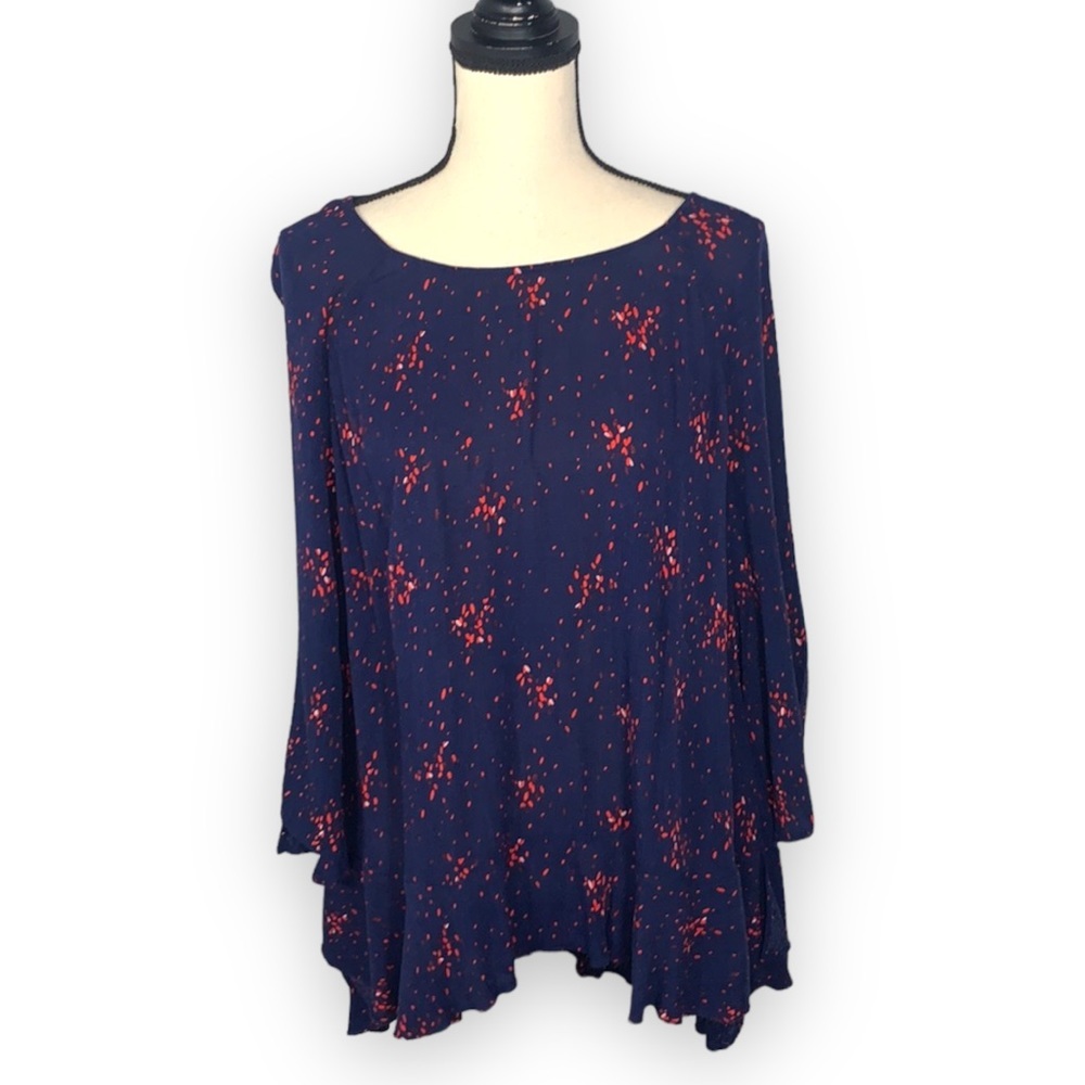 a.n.a Navy & Red Bell Sleeve Hugh Low Hem Blouse size Large